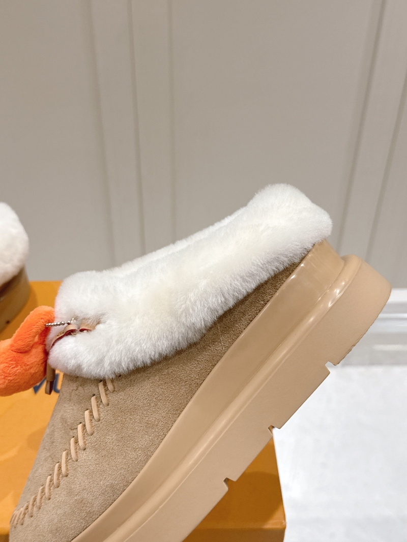 l0vis Vvtt0n slippers